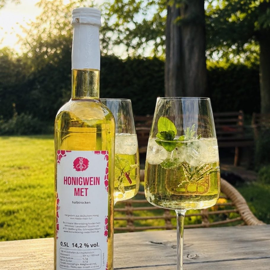 Met Honigwein Spritz mit Met Flasche